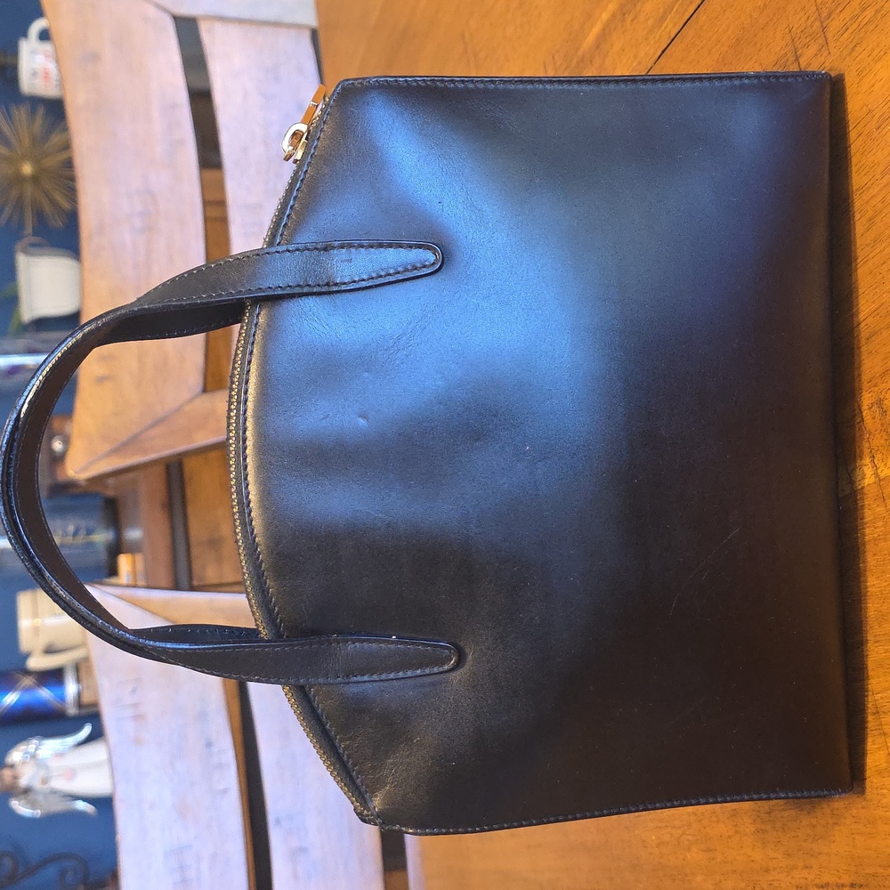 Vintage Gucci Structured Top-Zip Satchel – Black Leather & Gold Hardware - Picture 3 of 16